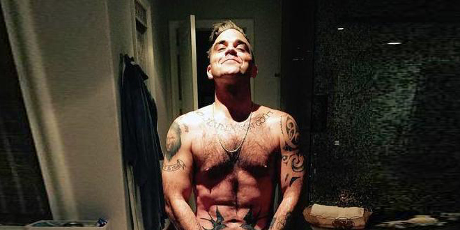  Robbie Williams Doğum Günü İçin Soyundu
