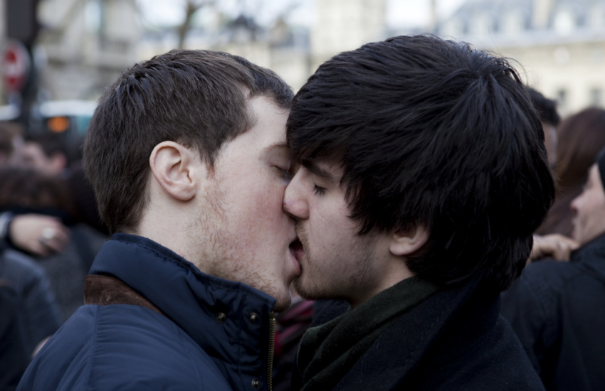  Fransa, Okullardaki Anti-LGBT Olayları Bitirmek İçin Ülke Çapında Bir Kampanya Başlattı
