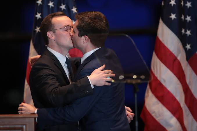  Pete Buttigieg, ABD’nin ilk Açık Eşcinsel Kabine Üyesi Oldu